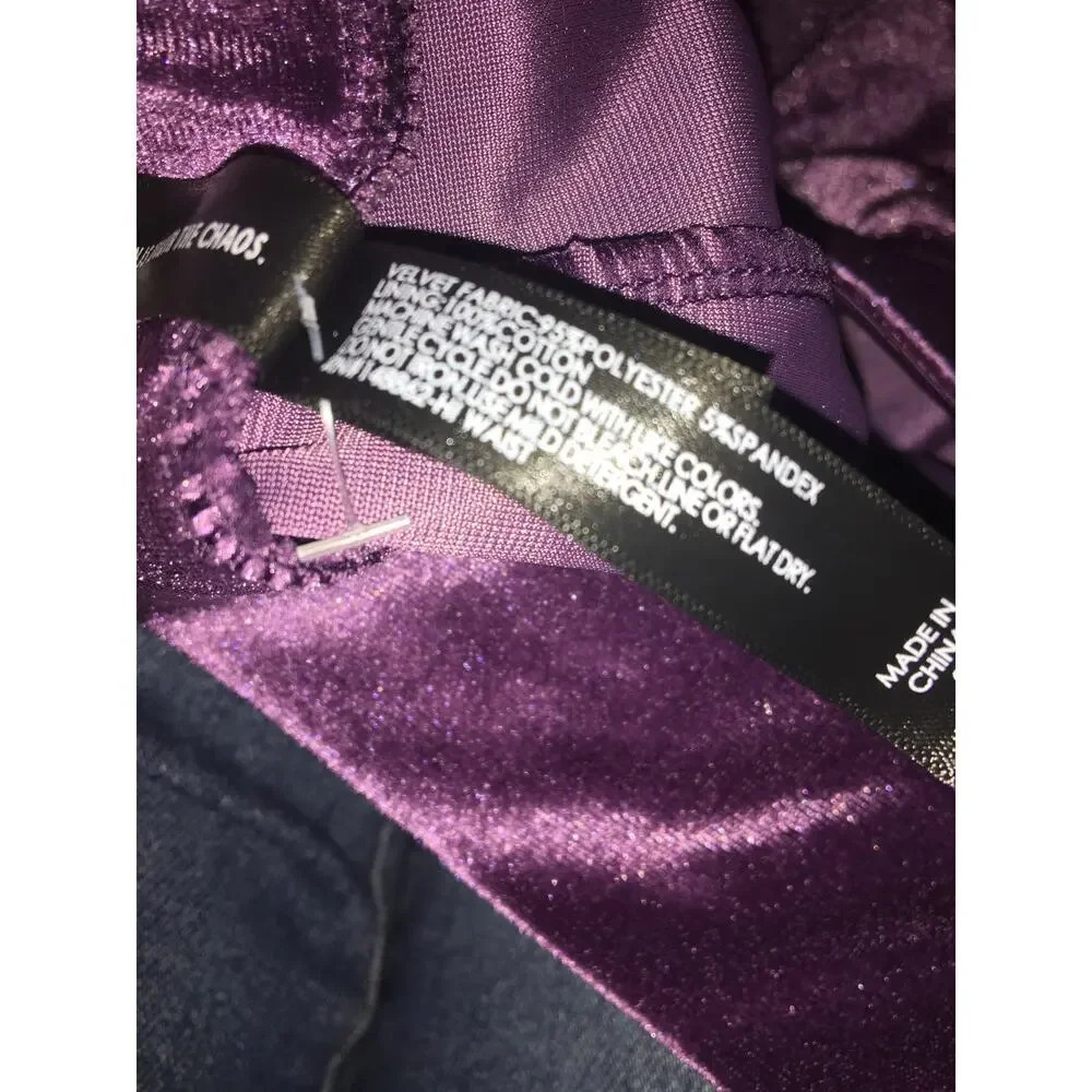 Torrid Women’s Plus Size 1X High Waisted Purple Velvet Shorts - Picture 7 of 7